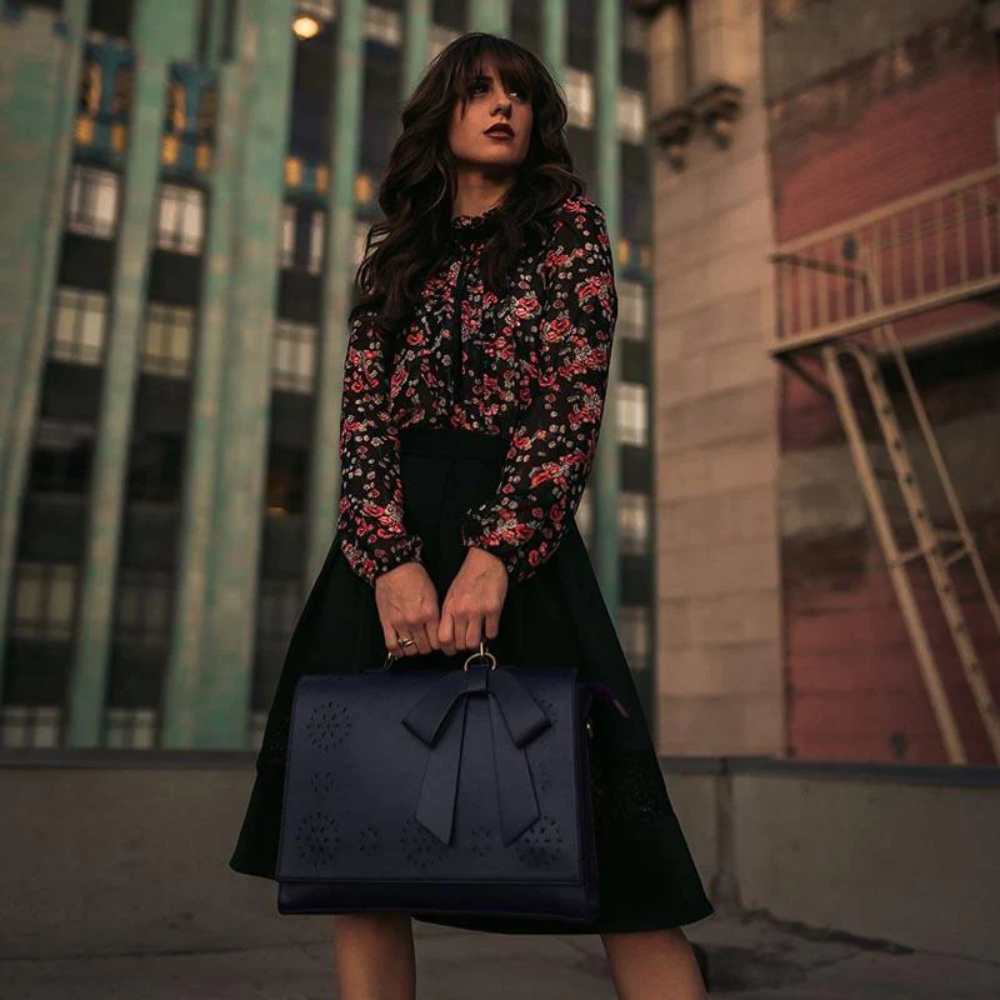 グレースのエレガントな蝶ネクタイサッチェル