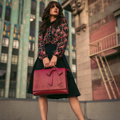 グレースのエレガントな蝶ネクタイサッチェル